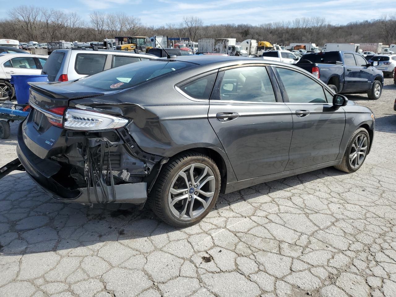 2017 FORD FUSION SE - Фото 3