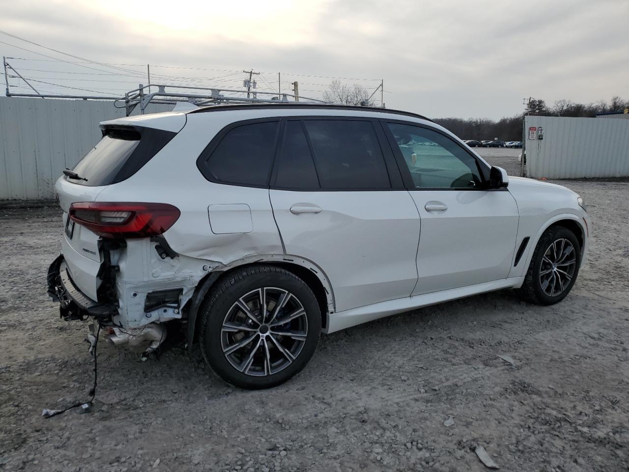 2023 BMW X5 XDRIVE4 - Фото 3