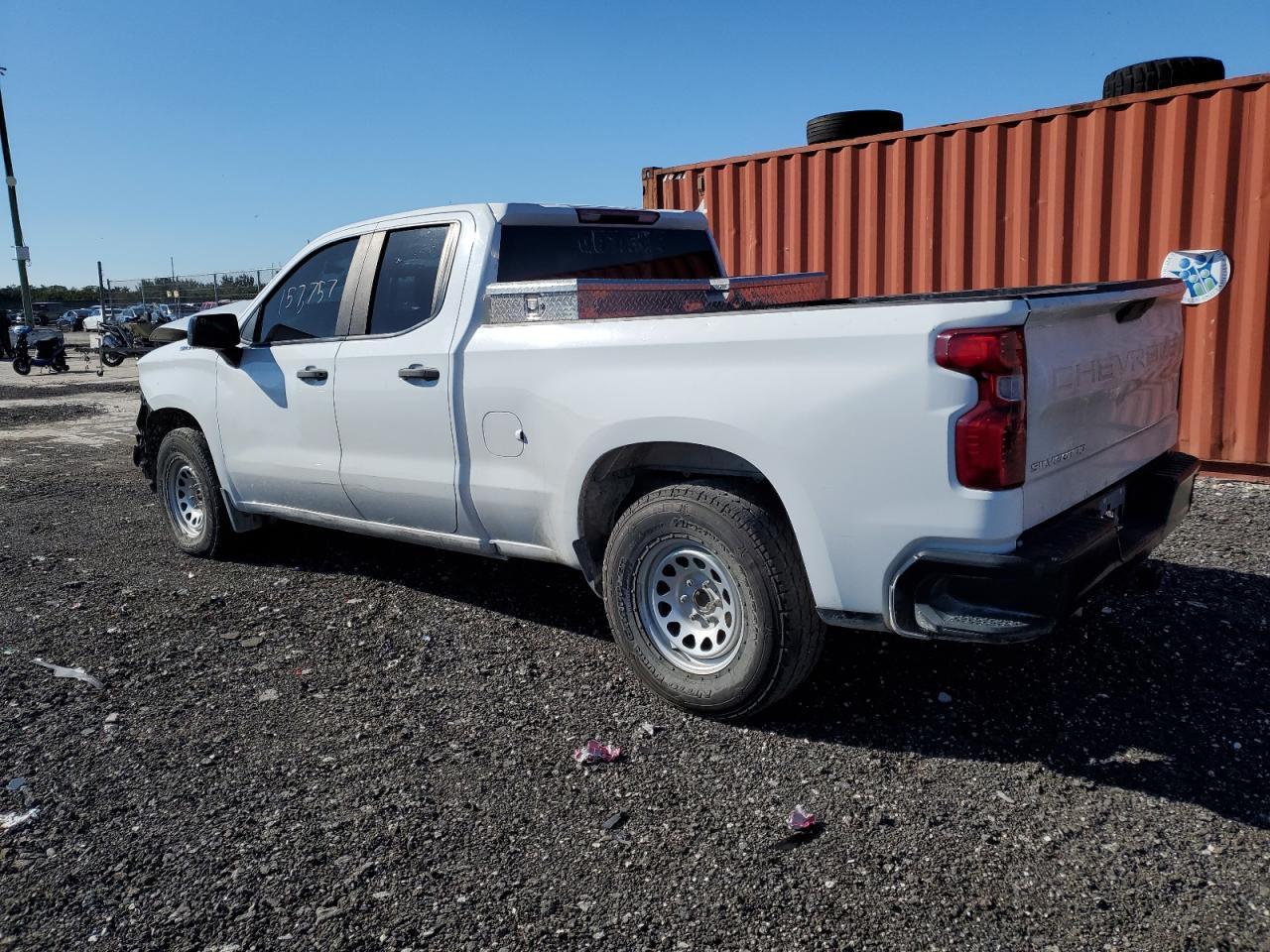 2021 CHEVROLET SILVERADO - Фото 2