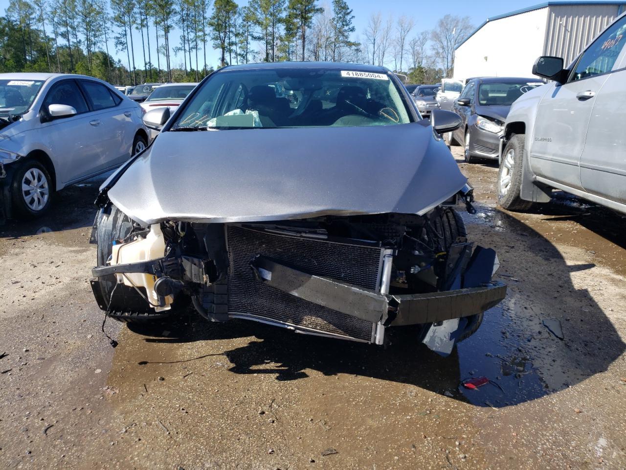 2018 HYUNDAI ELANTRA SE - Image 5