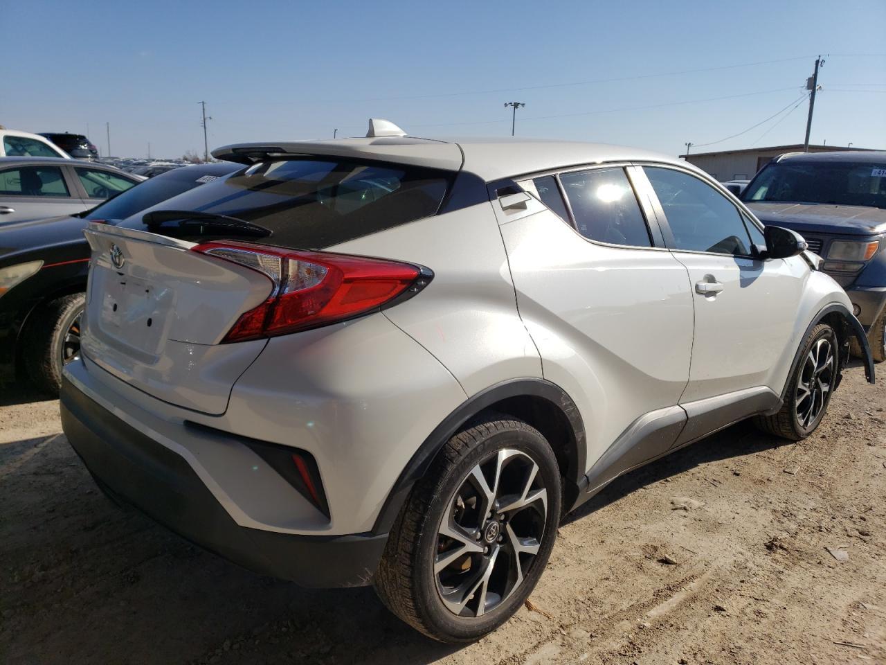 2019 TOYOTA C-HR XLE - Фото 3