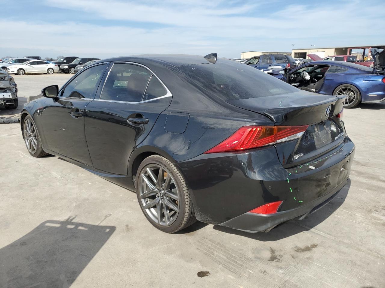 2019 LEXUS IS 300 - Фото 2