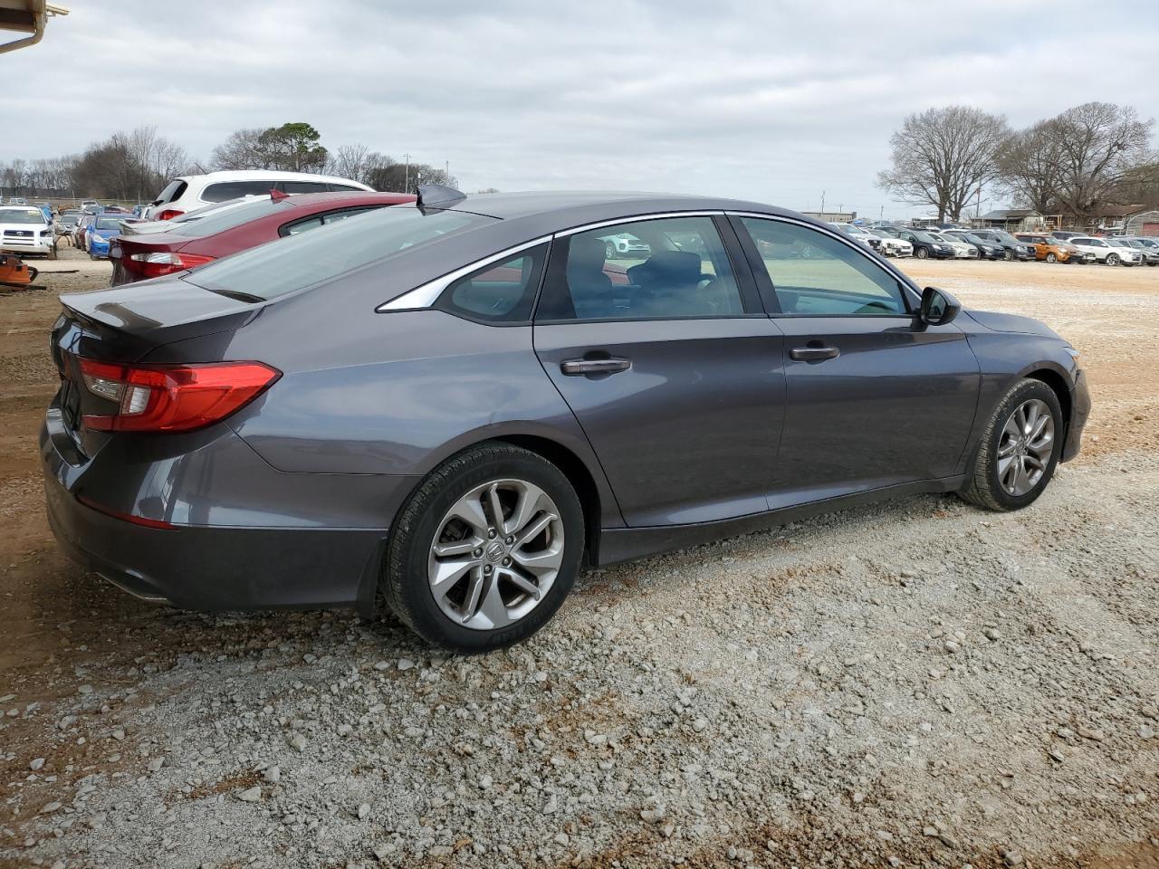 2018 HONDA ACCORD LX - Image 3