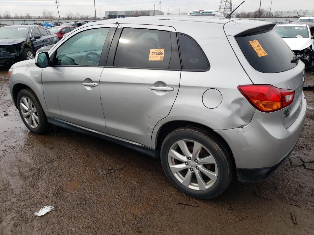 2015 MITSUBISHI OUTLANDER - Image 2