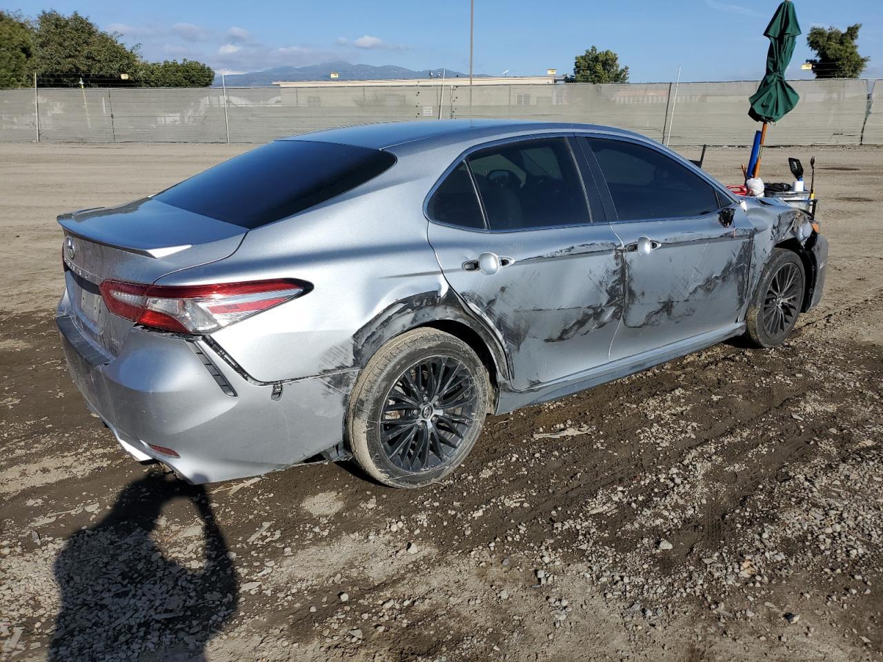 2018 TOYOTA CAMRY L - Фото 3
