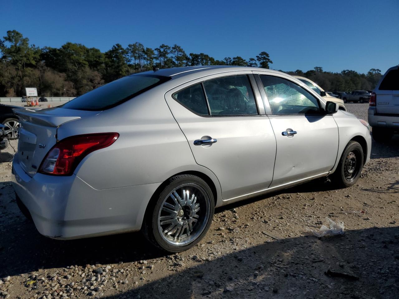 2016 NISSAN VERSA S - Фото 3