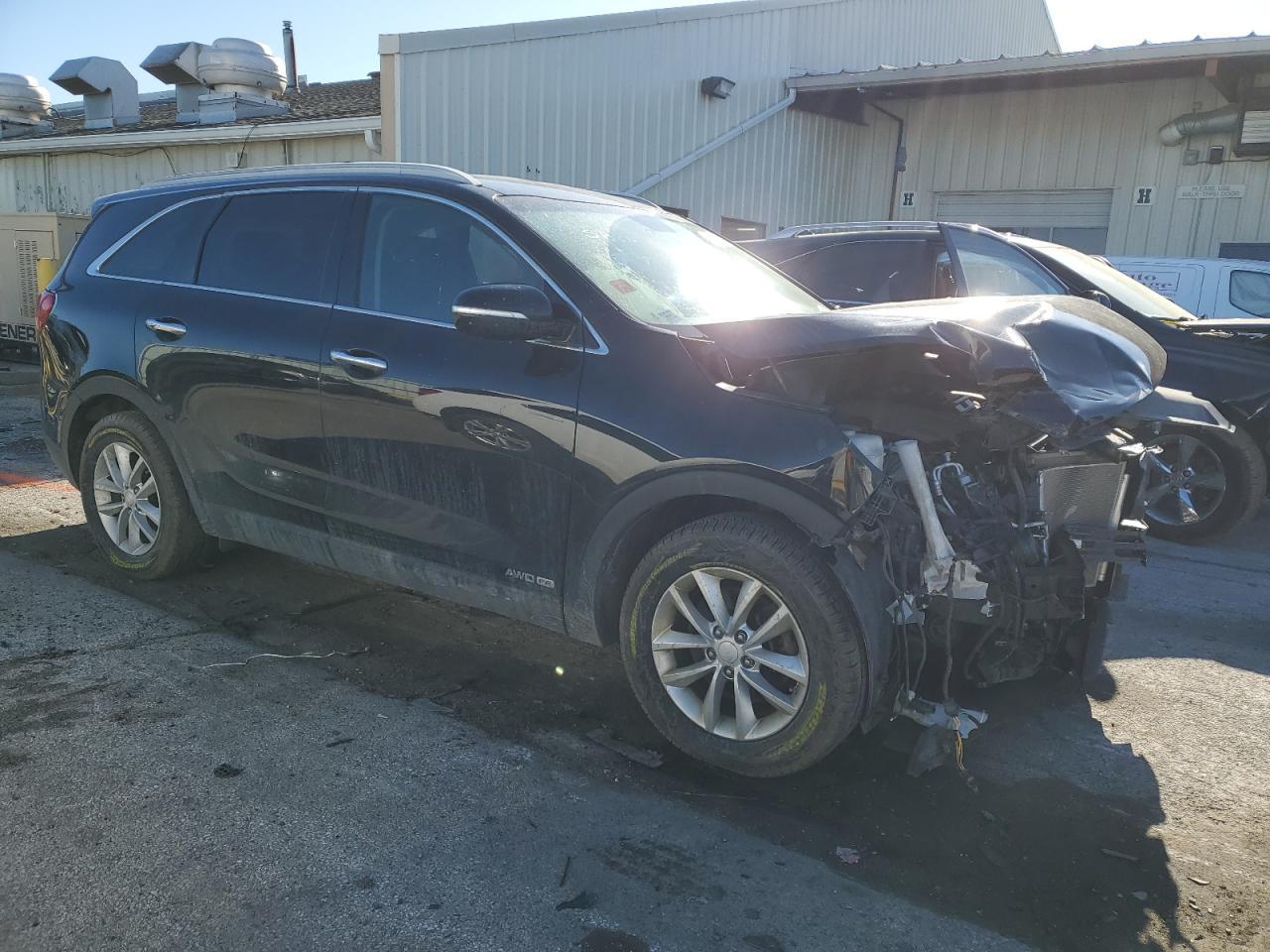 2017 KIA SORENTO LX - Image 4