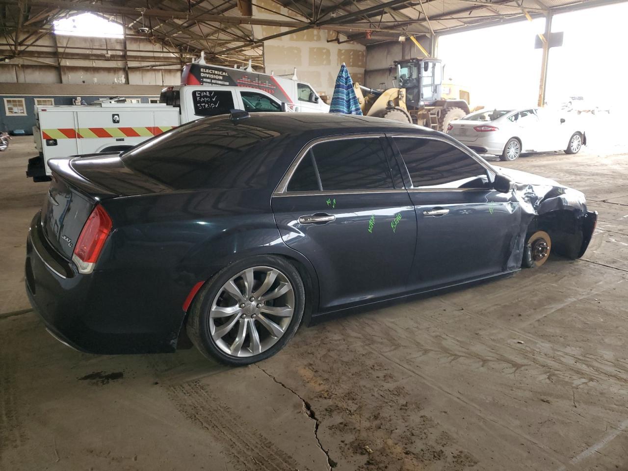2015 CHRYSLER 300C - Фото 3