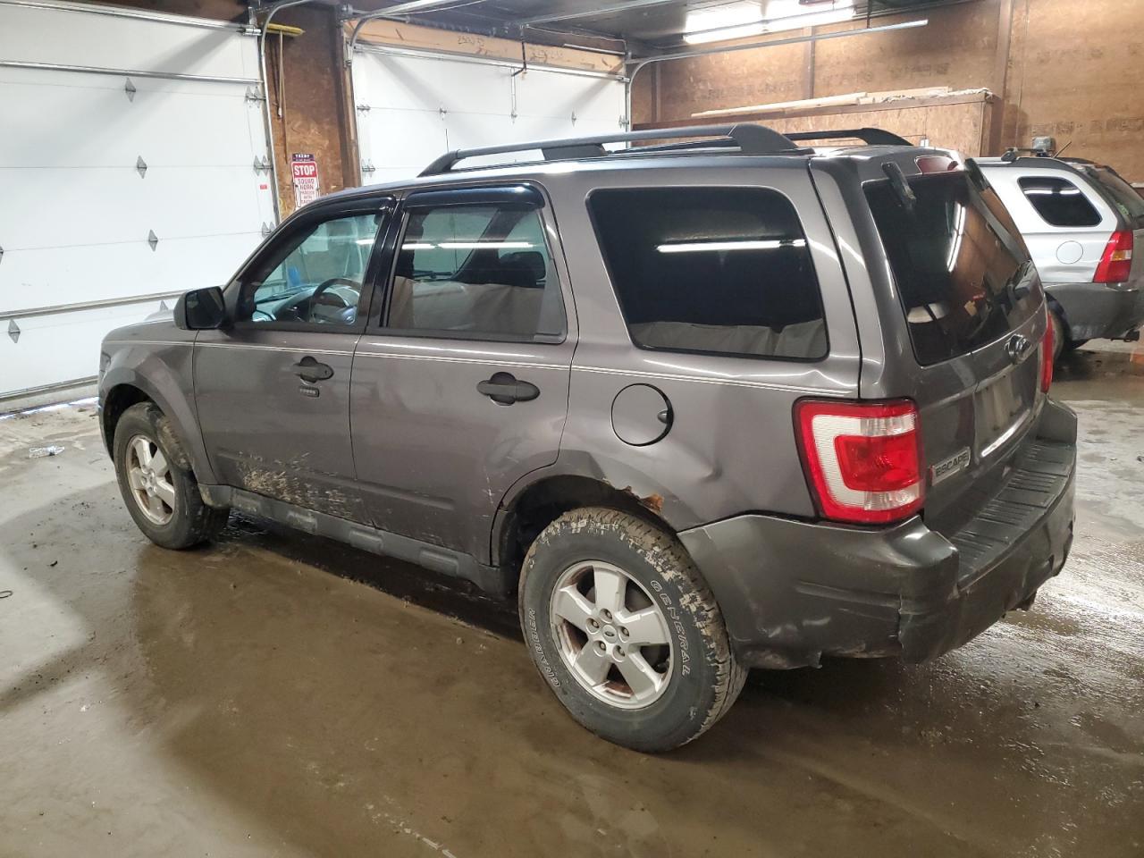 2010 FORD ESCAPE XLT - Фото 2