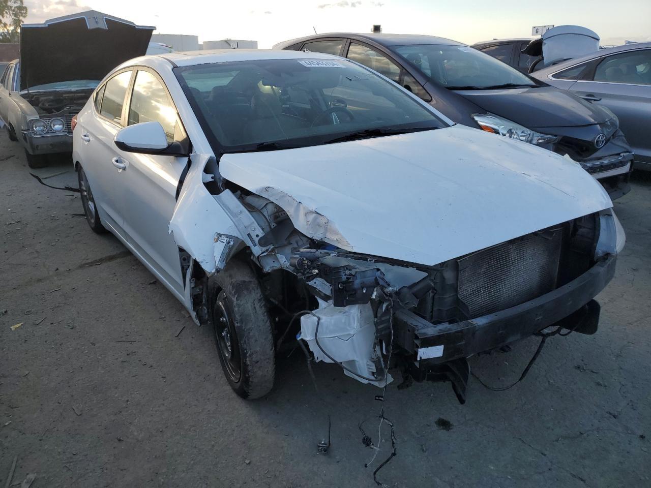 2019 HYUNDAI ELANTRA SE - Фото 4