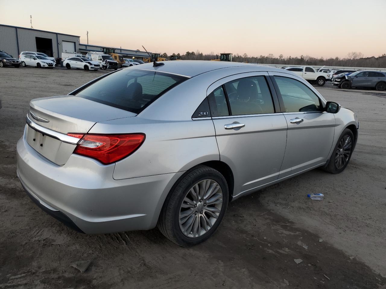 2012 CHRYSLER 200 LIMITE - Image 3