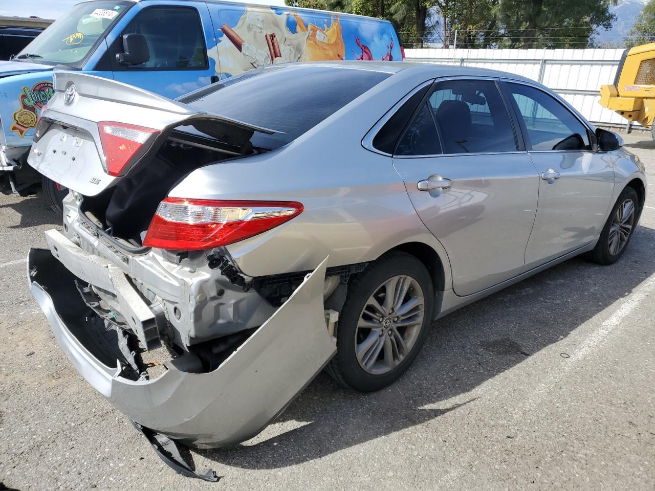 2016 TOYOTA CAMRY LE - Фото 3