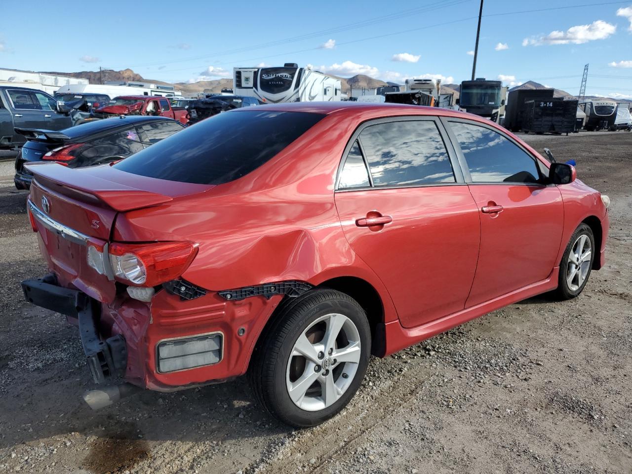 2013 TOYOTA COROLLA BA - Фото 3