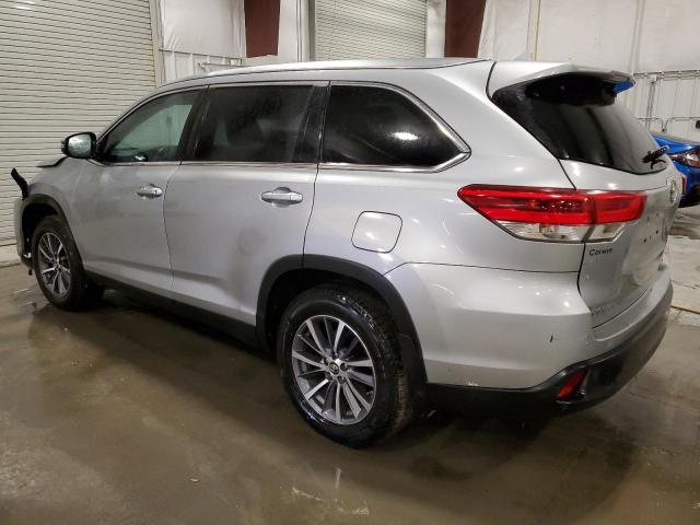 2019 Toyota Highlander Se - Фото 2