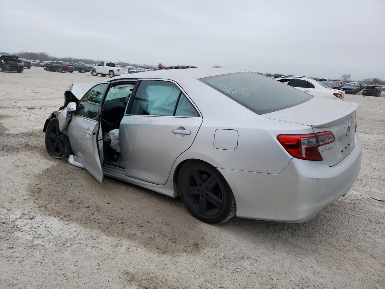 2013 TOYOTA CAMRY L - Фото 2