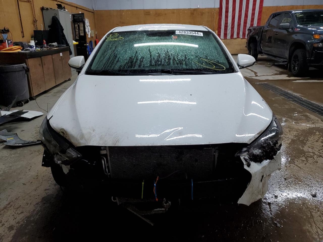 2018 HYUNDAI ELANTRA SE - Image 5