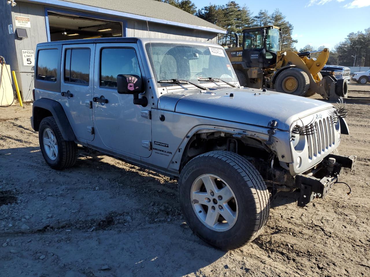 2017 JEEP WRANGLER U - Image 4