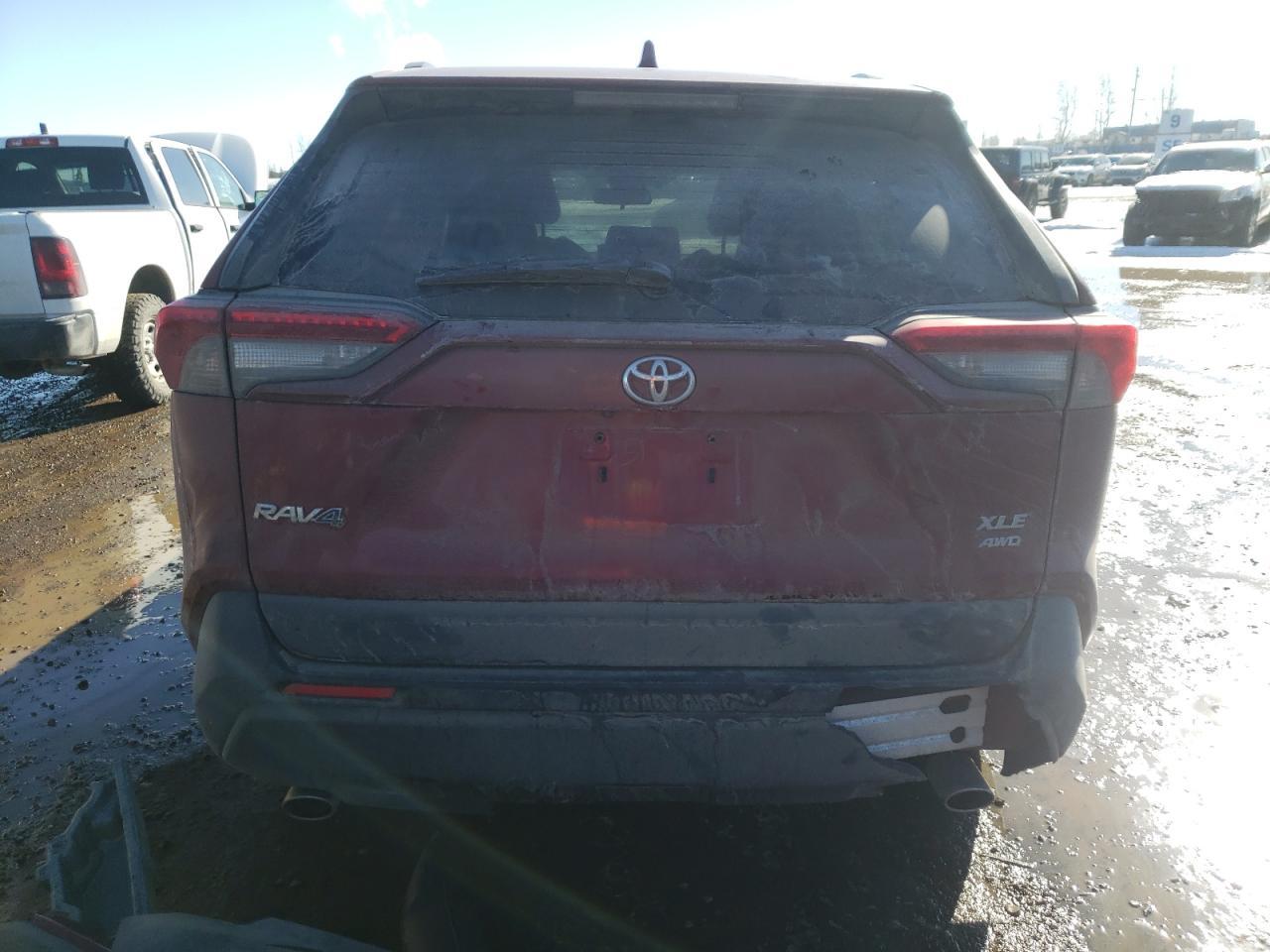 2020 TOYOTA RAV4 XLE - Image 6