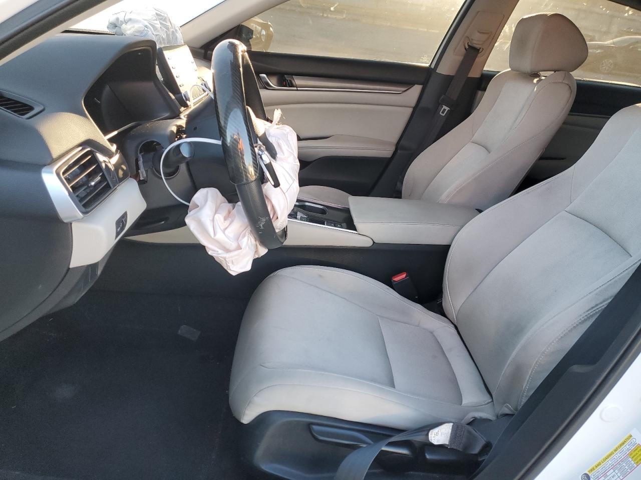 2018 HONDA ACCORD LX - Фото 7