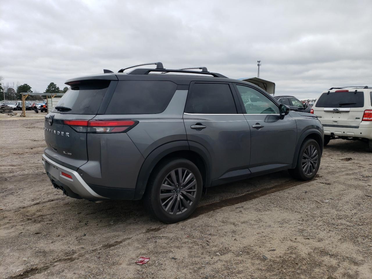 2023 NISSAN PATHFINDER - Image 3