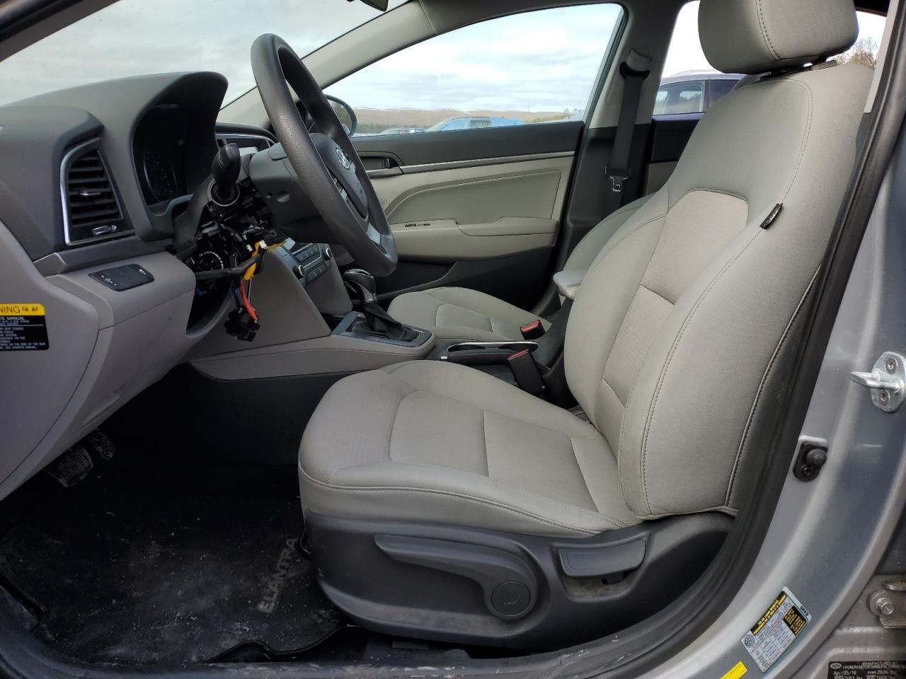 2017 HYUNDAI ELANTRA SE - Image 7