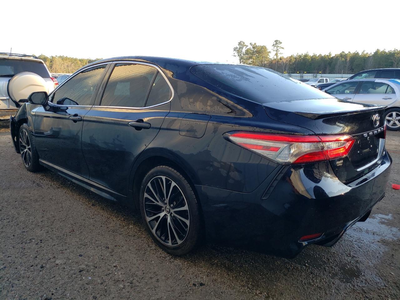 2018 TOYOTA CAMRY L - Фото 2