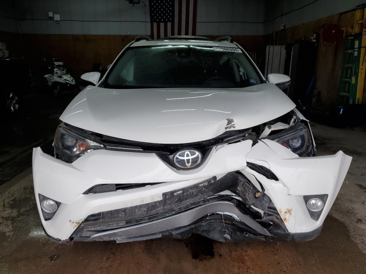 2017 TOYOTA RAV4 XLE - Фото 5