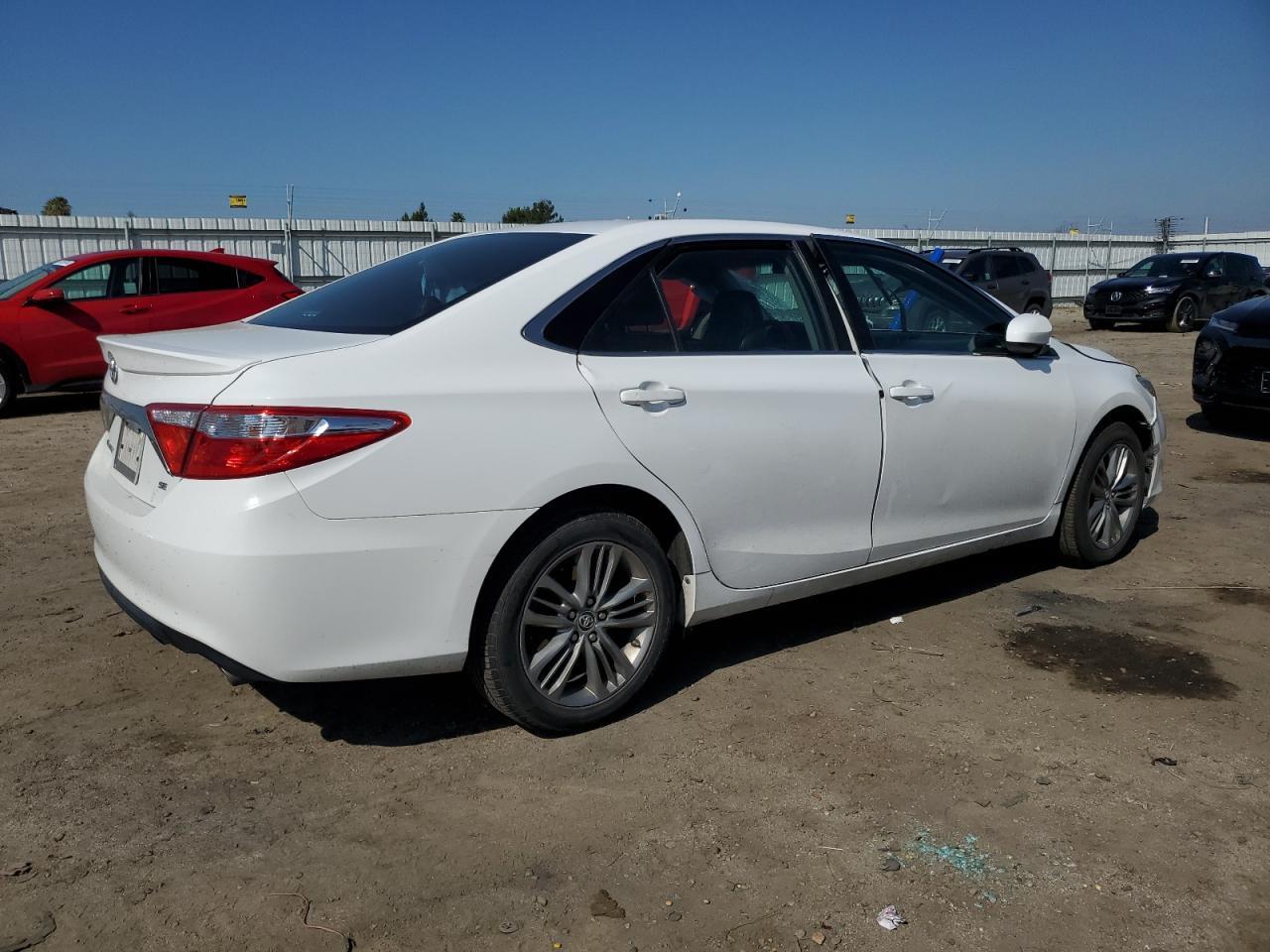 2015 TOYOTA CAMRY LE - Image 3