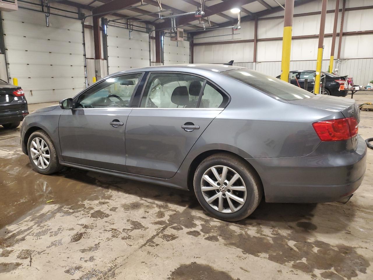 2014 VOLKSWAGEN JETTA SE - Image 2