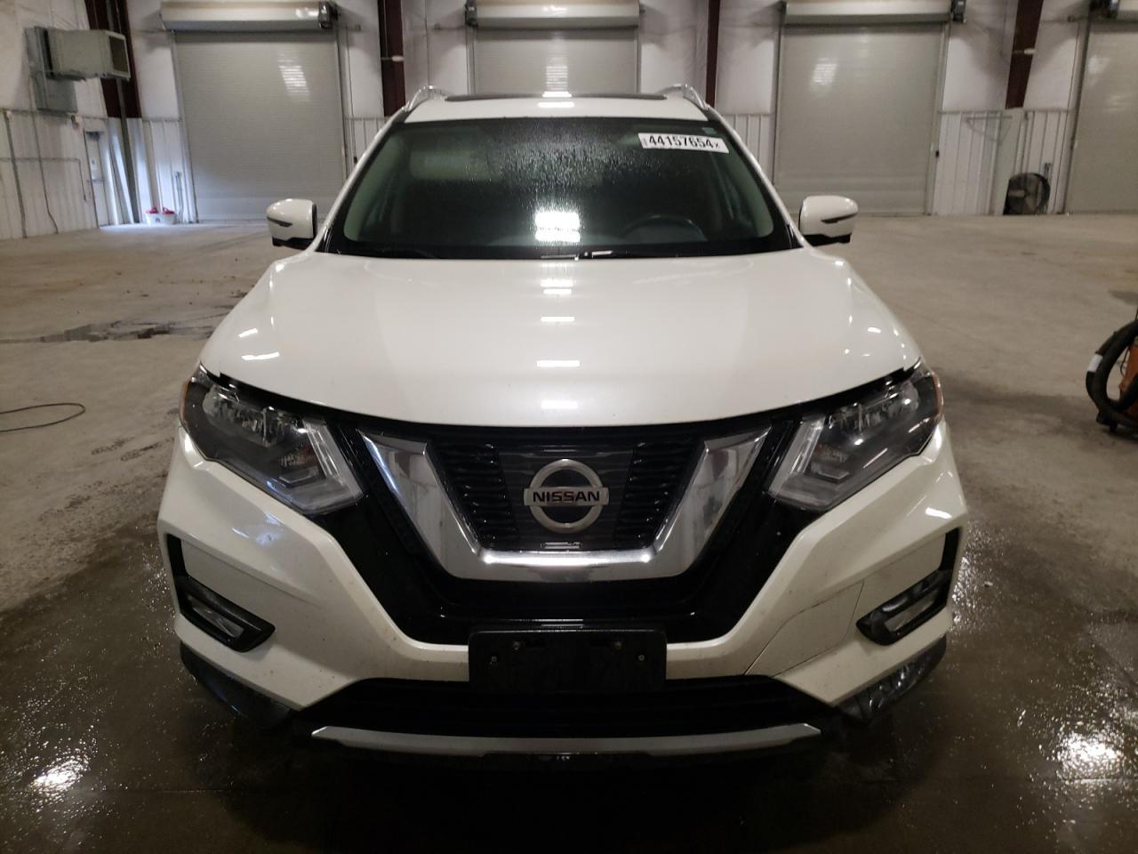 2017 NISSAN ROGUE SV - Фото 5