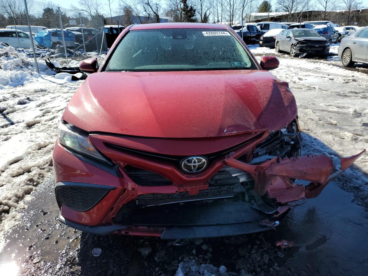 2021 TOYOTA CAMRY SE - Image 5