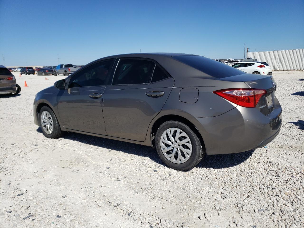 2018 TOYOTA COROLLA L - Фото 2