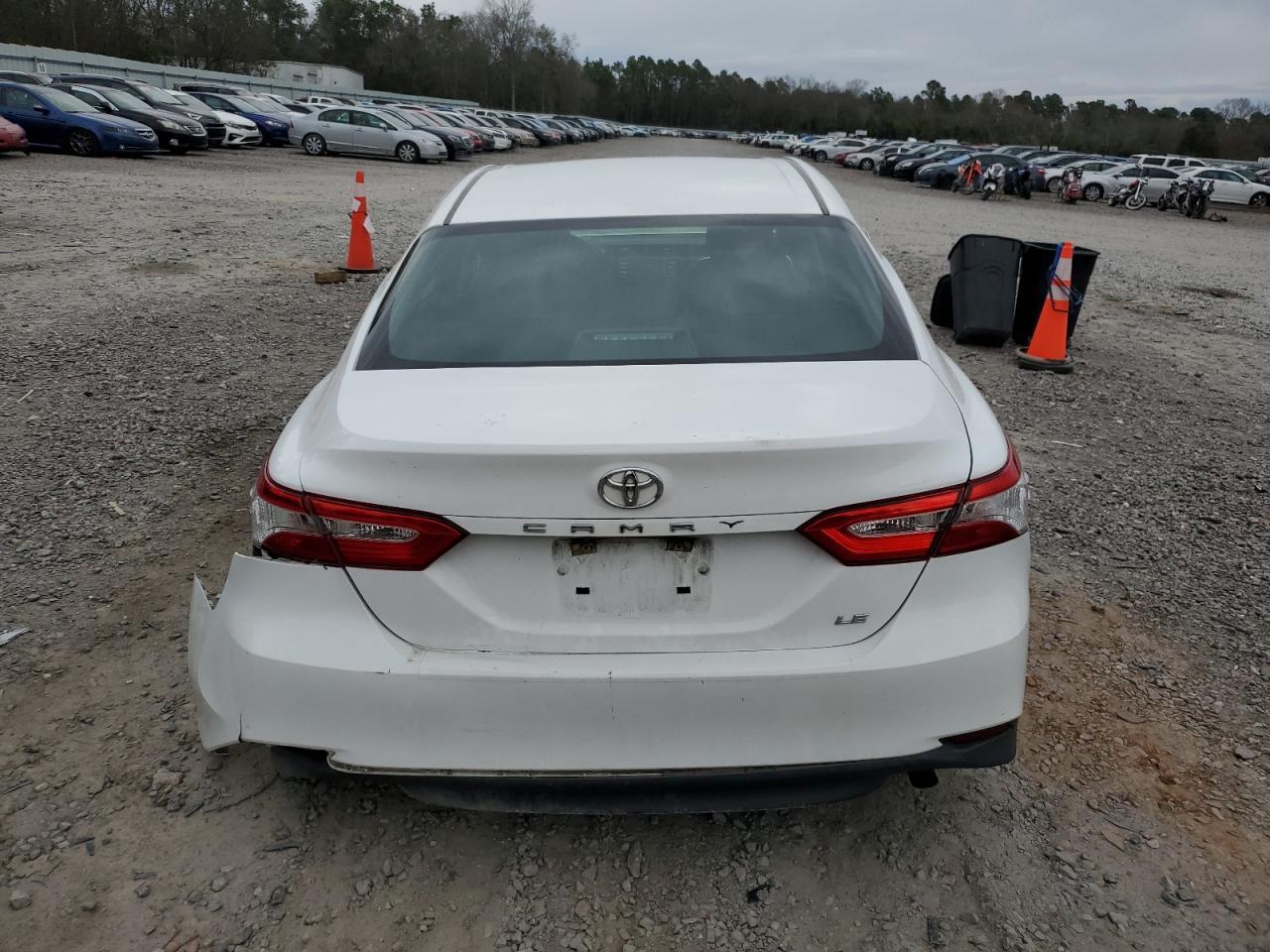 2018 TOYOTA CAMRY L - Image 6