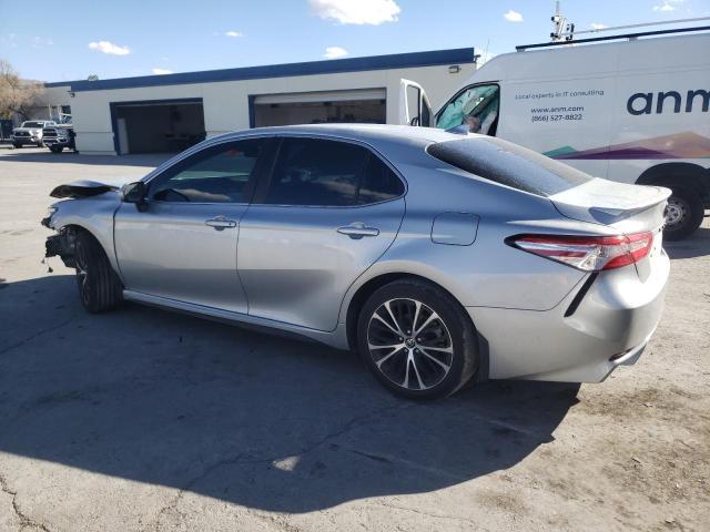 2020 Toyota Camry Se - Фото 2