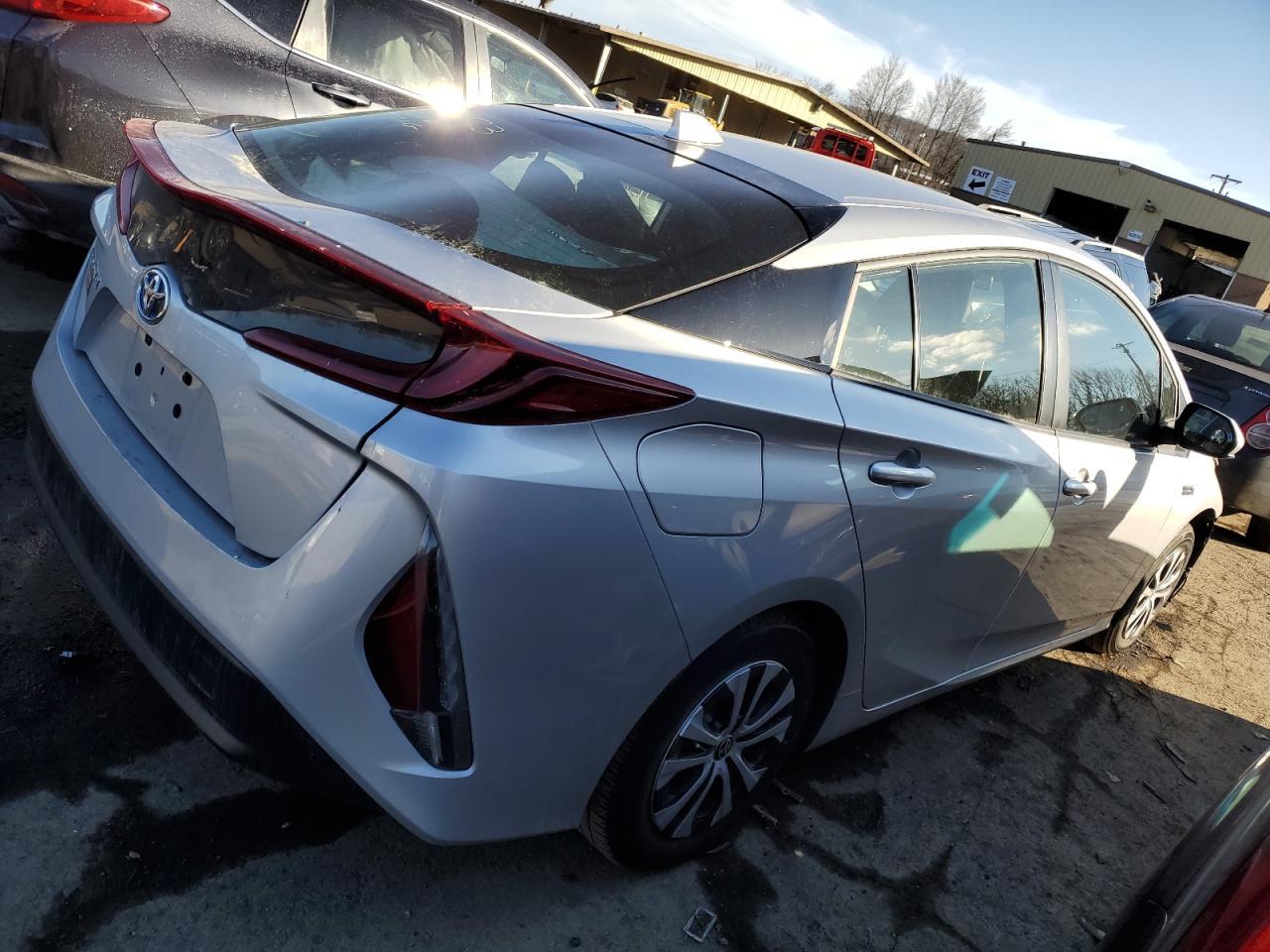 2022 TOYOTA PRIUS PRIM - Image 3