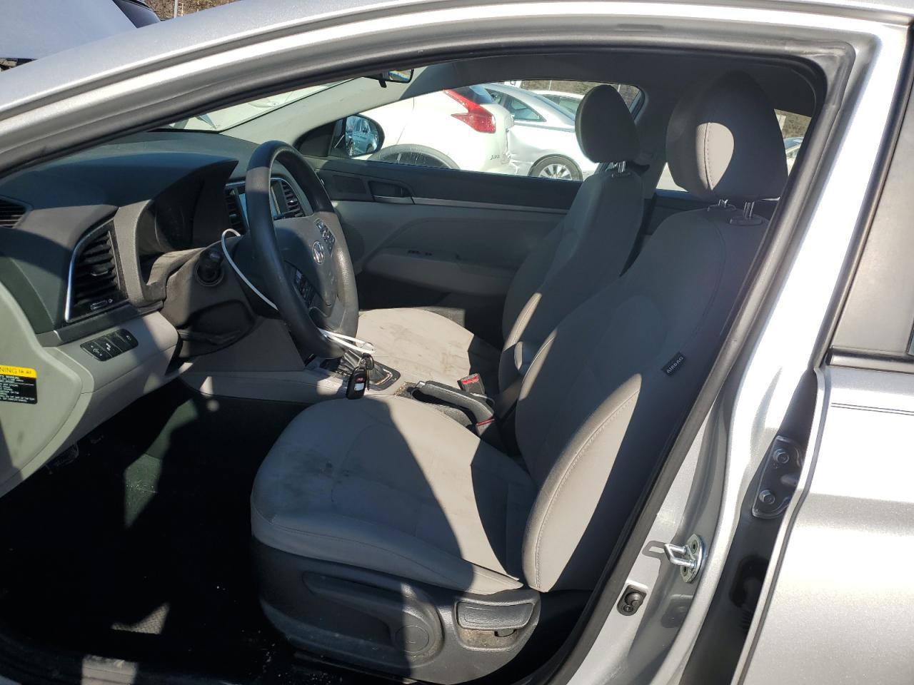 2018 HYUNDAI ELANTRA SE - Фото 7