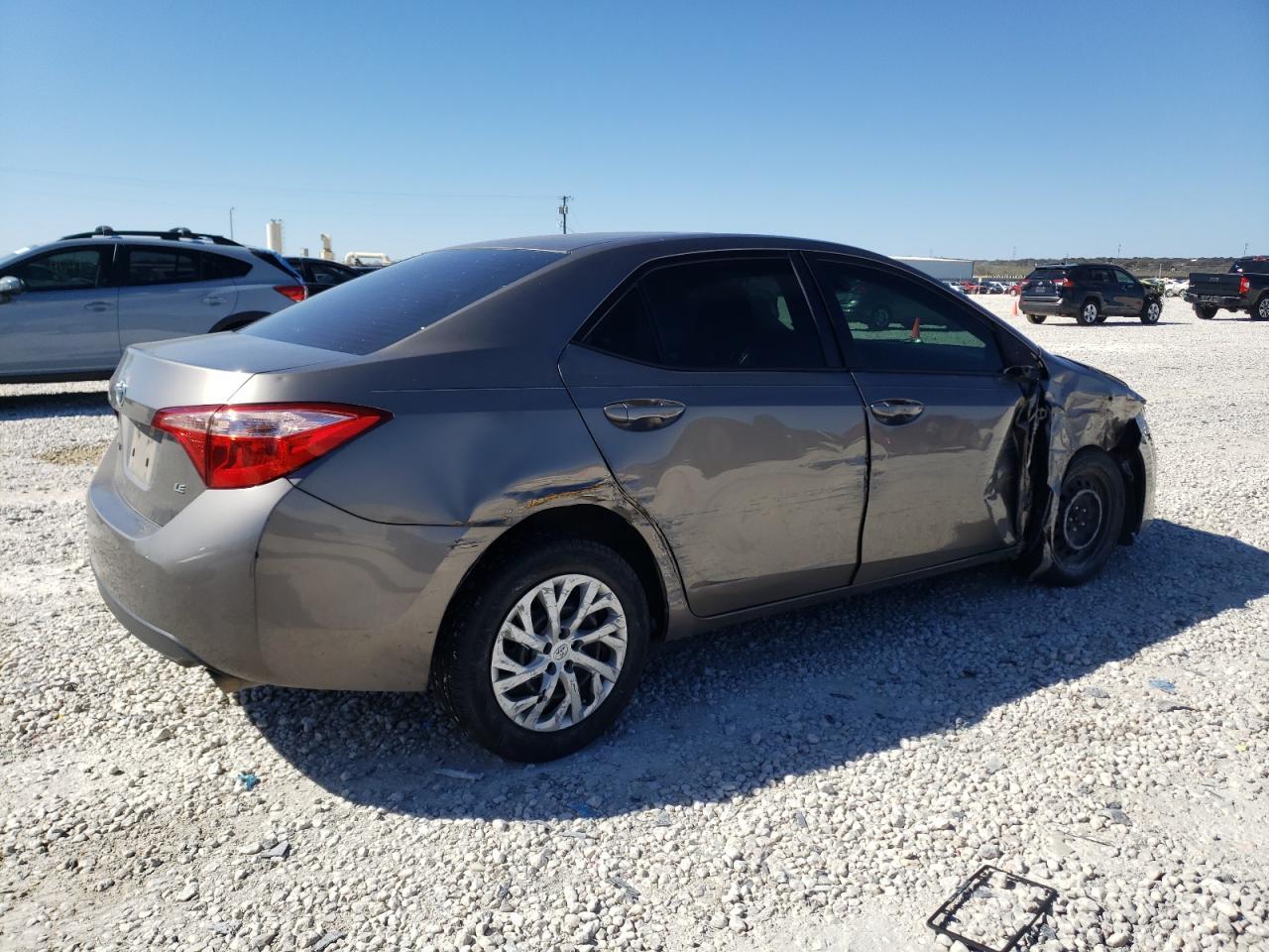 2018 TOYOTA COROLLA L - Фото 3