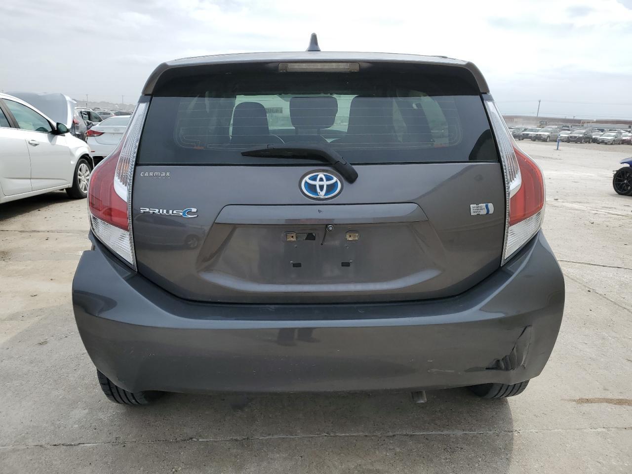 2015 TOYOTA PRIUS C - Image 6