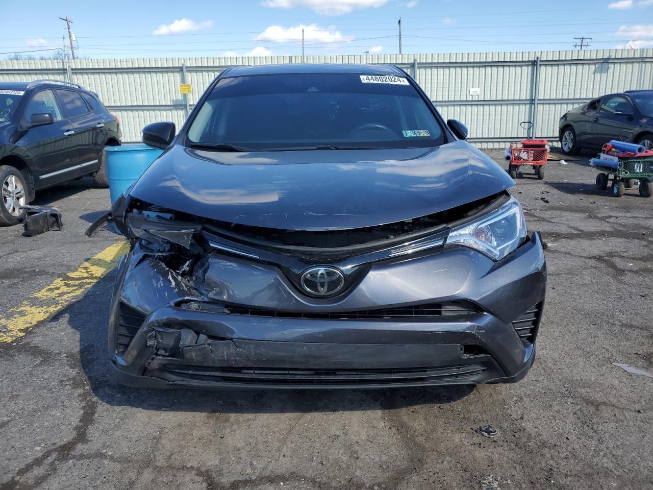2018 TOYOTA RAV4 LE - Фото 5