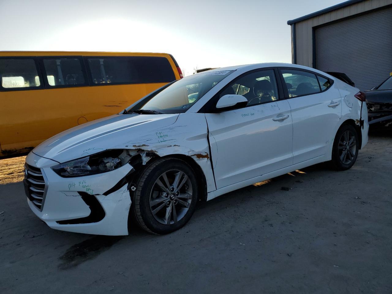 2018 HYUNDAI ELANTRA SE