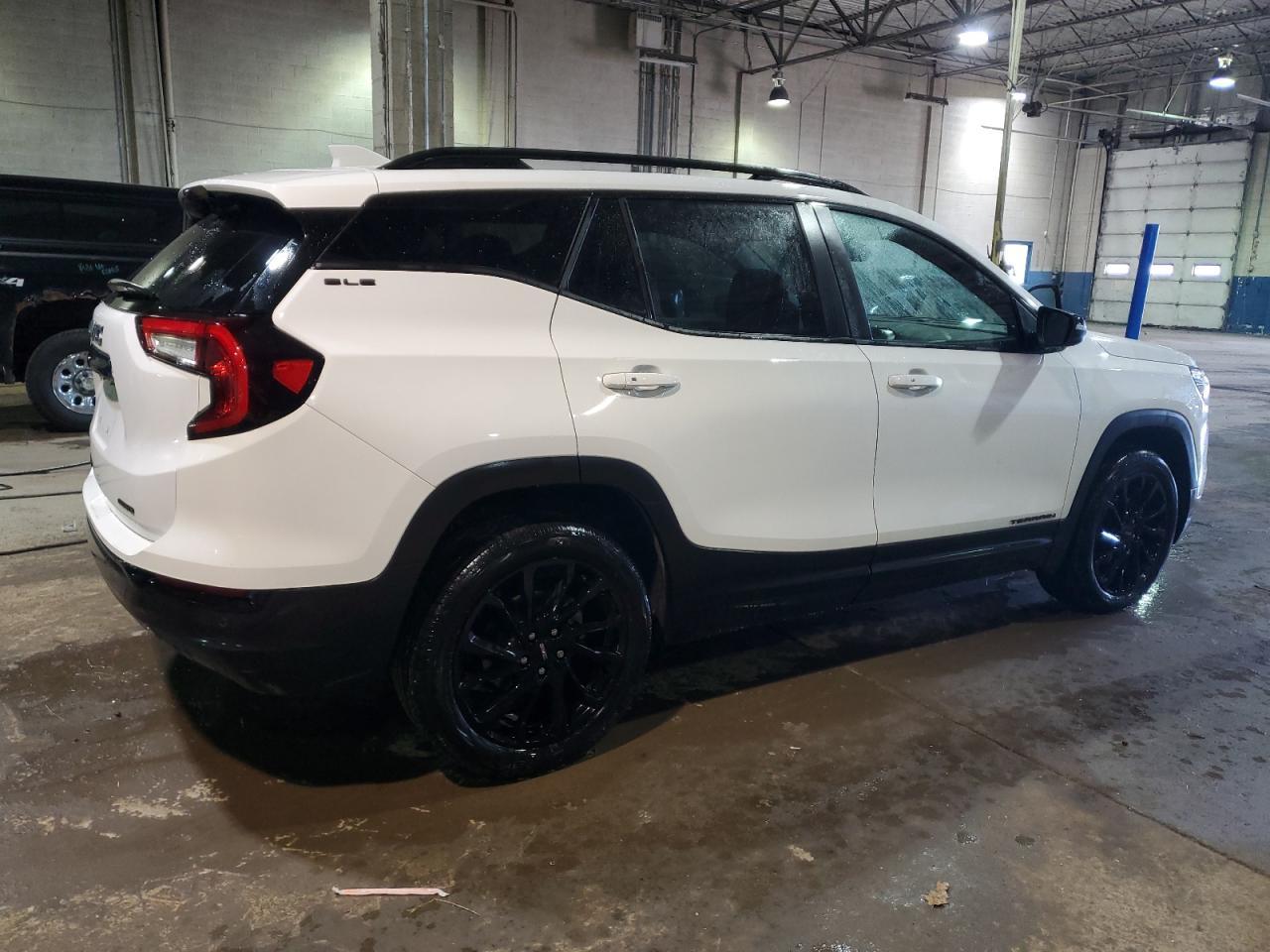 2023 GMC TERRAIN SL - Image 3