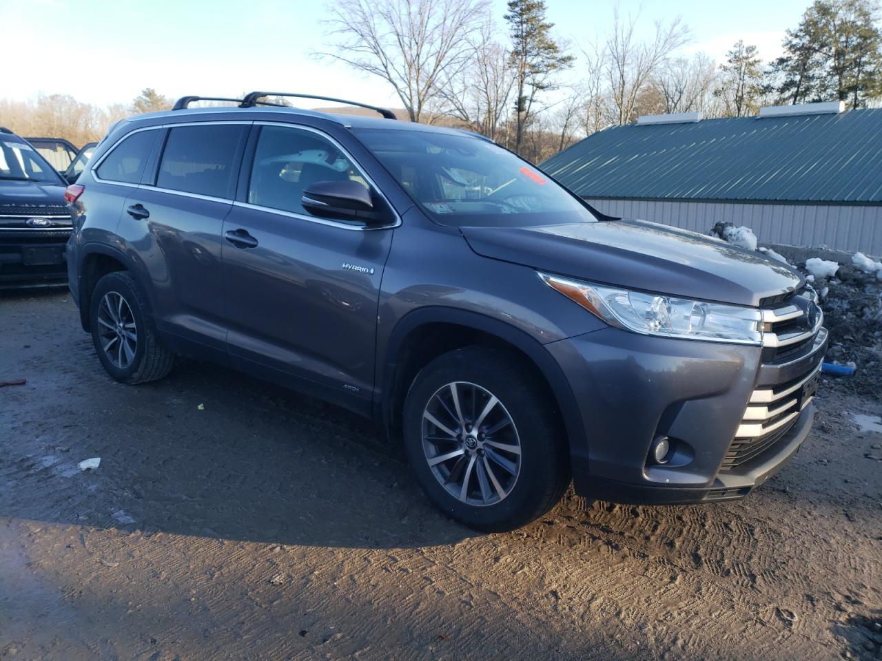 2019 TOYOTA HIGHLANDER - Image 4