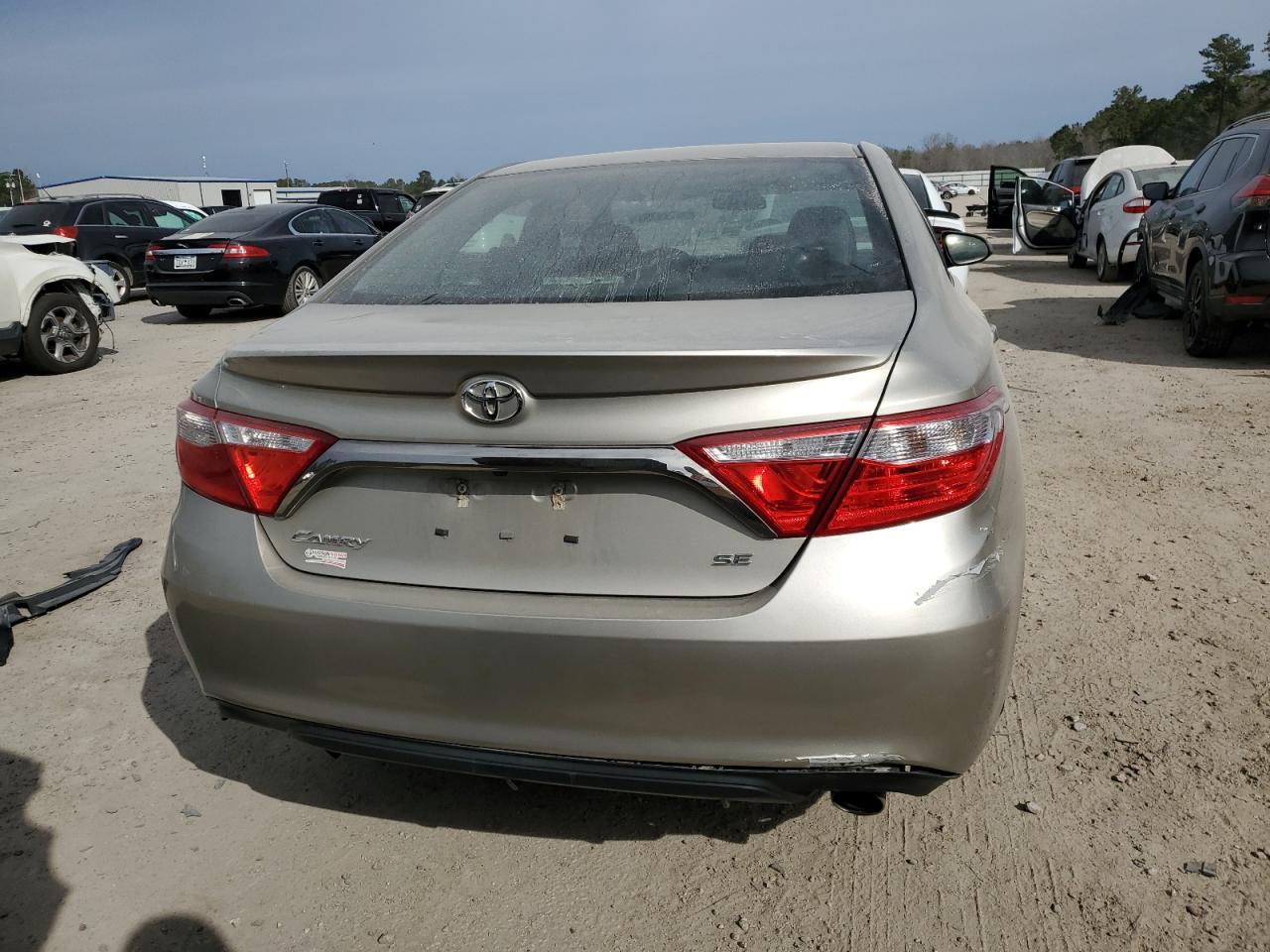 2015 TOYOTA CAMRY LE - Image 6