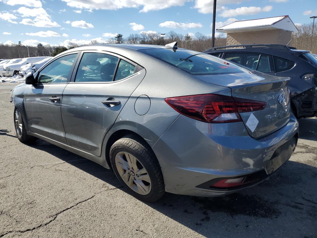 2019 HYUNDAI ELANTRA SE - Фото 2
