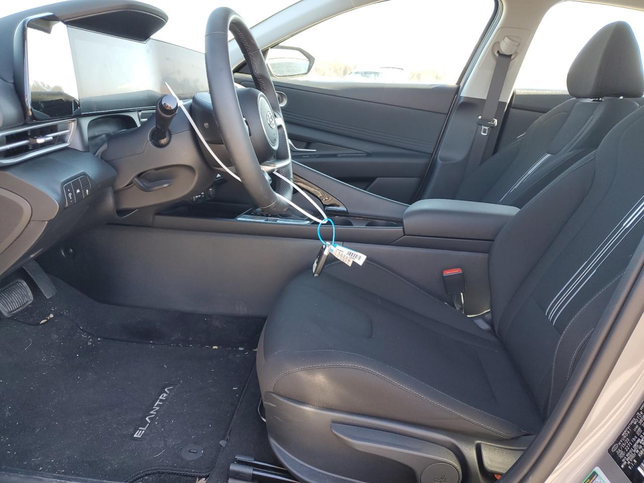 2023 HYUNDAI ELANTRA SE - Image 7