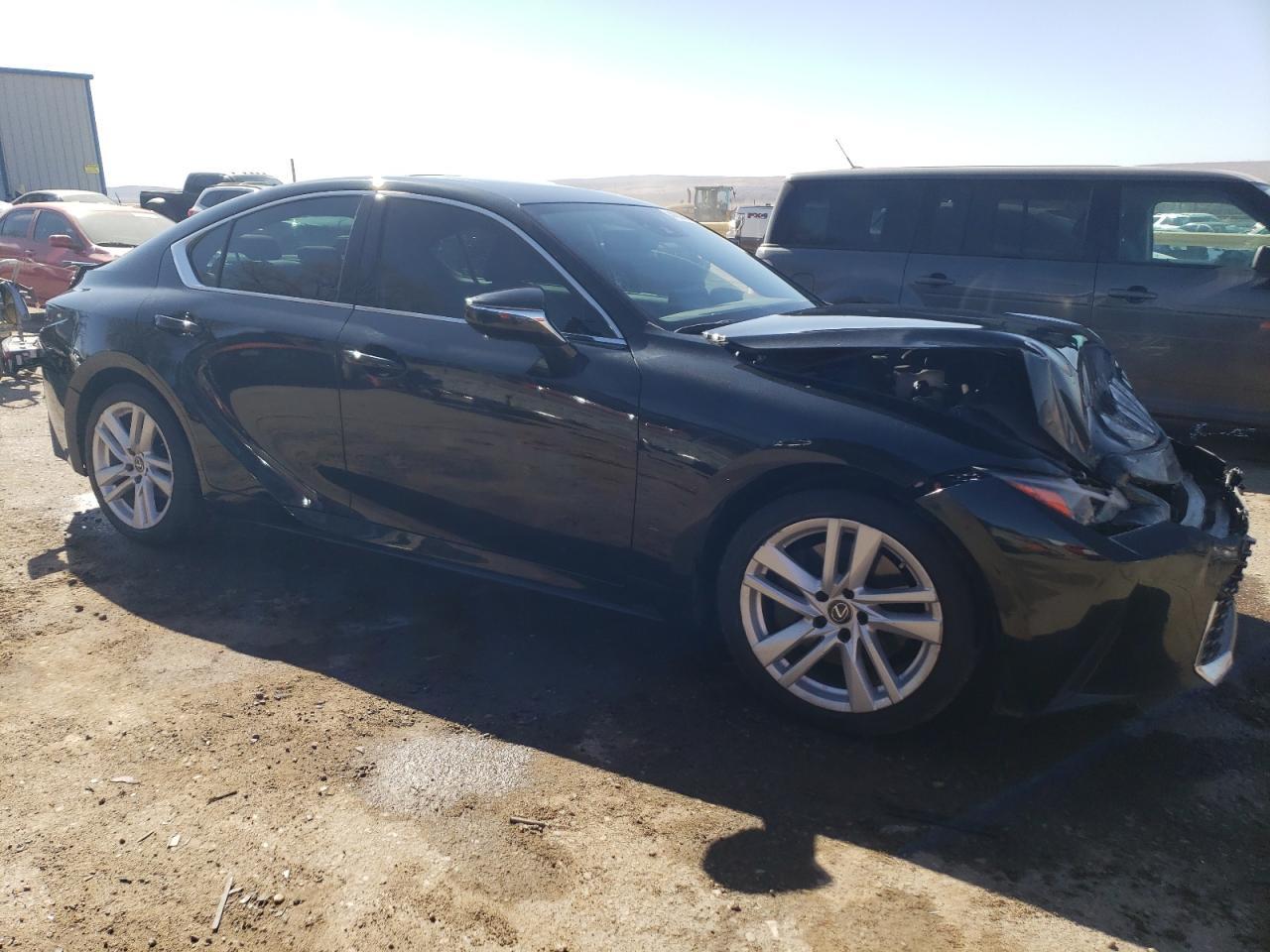 2021 LEXUS IS 300 - Фото 4