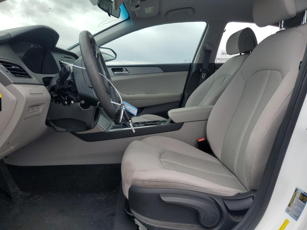 2017 HYUNDAI SONATA SE - Image 7