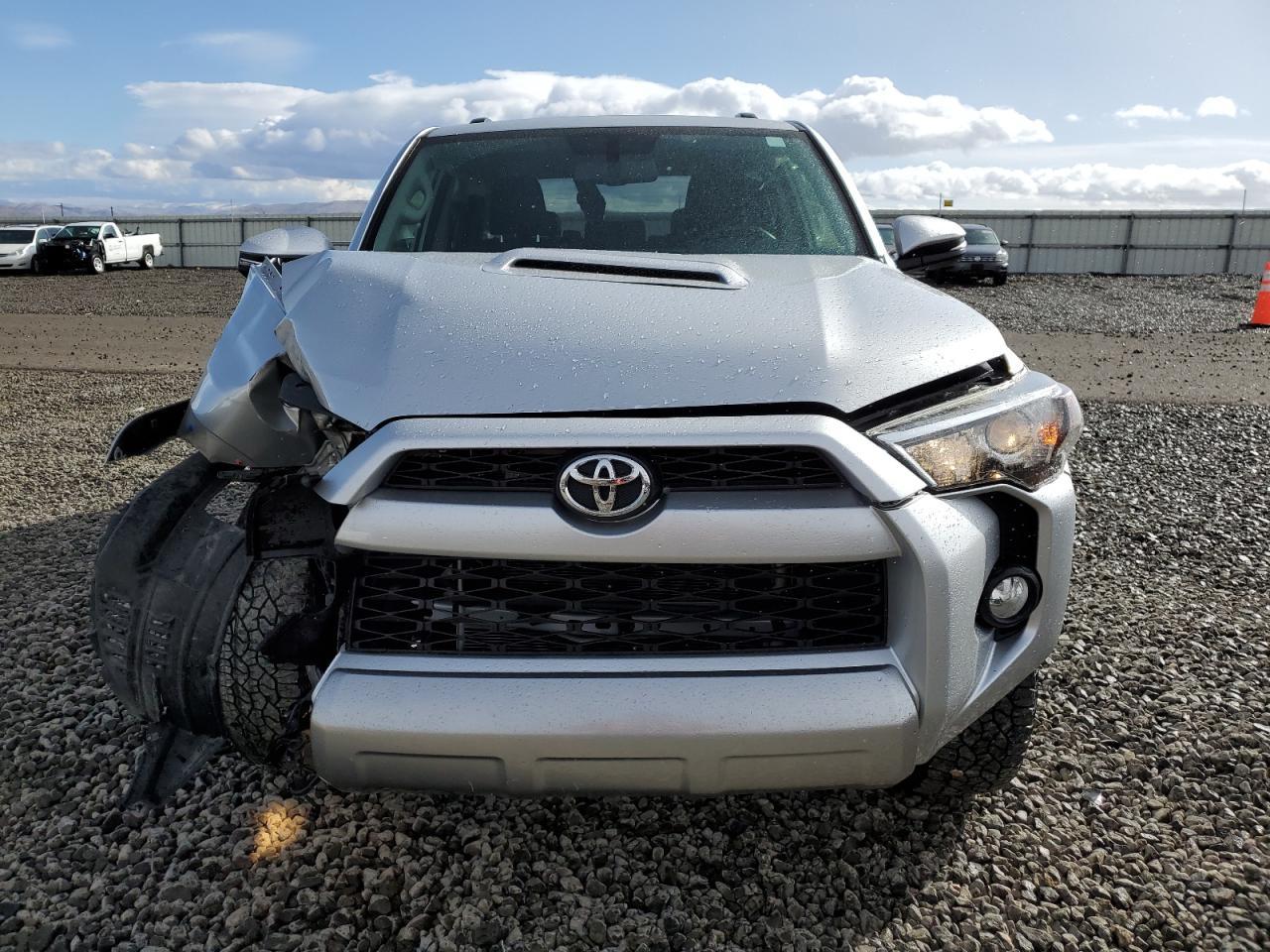 2019 TOYOTA 4RUNNER SR - Image 5
