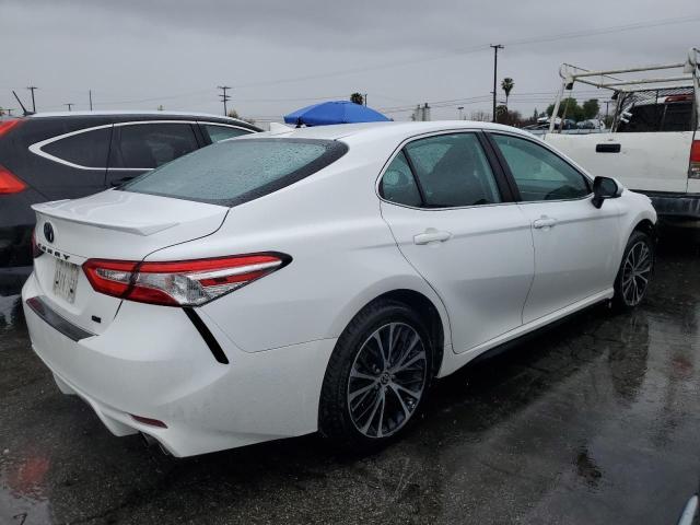2020 Toyota Camry Se - Фото 3