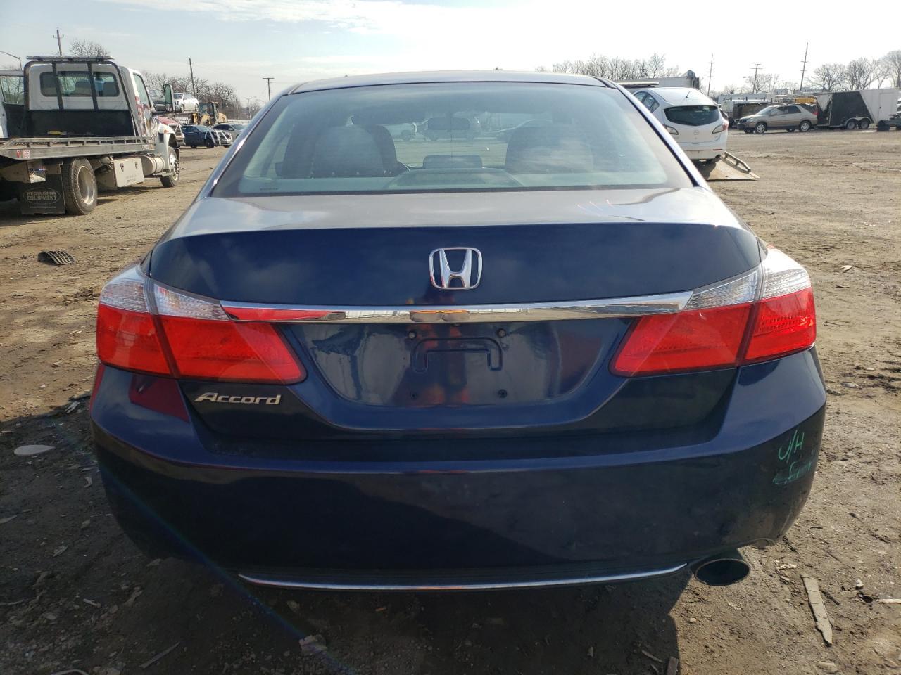 2014 HONDA ACCORD LX - Image 6